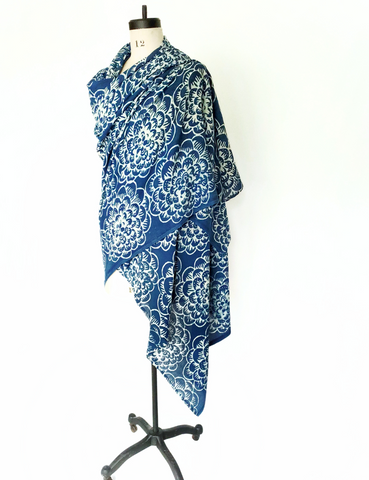 Big Twill Stole in Indigo blue Big Dalia