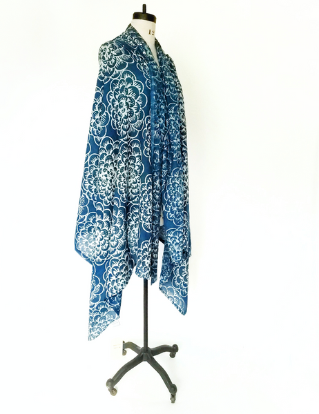 Big Twill Stole in Indigo blue Big Dalia