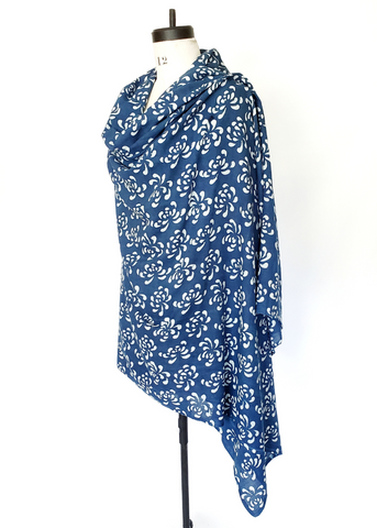 Big Twill Stole in Indigo blue Chrysanthemum print