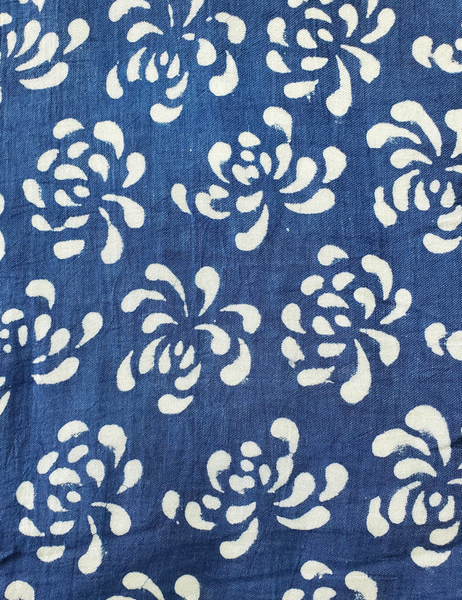 Big Twill Stole in Indigo blue Chrysanthemum print
