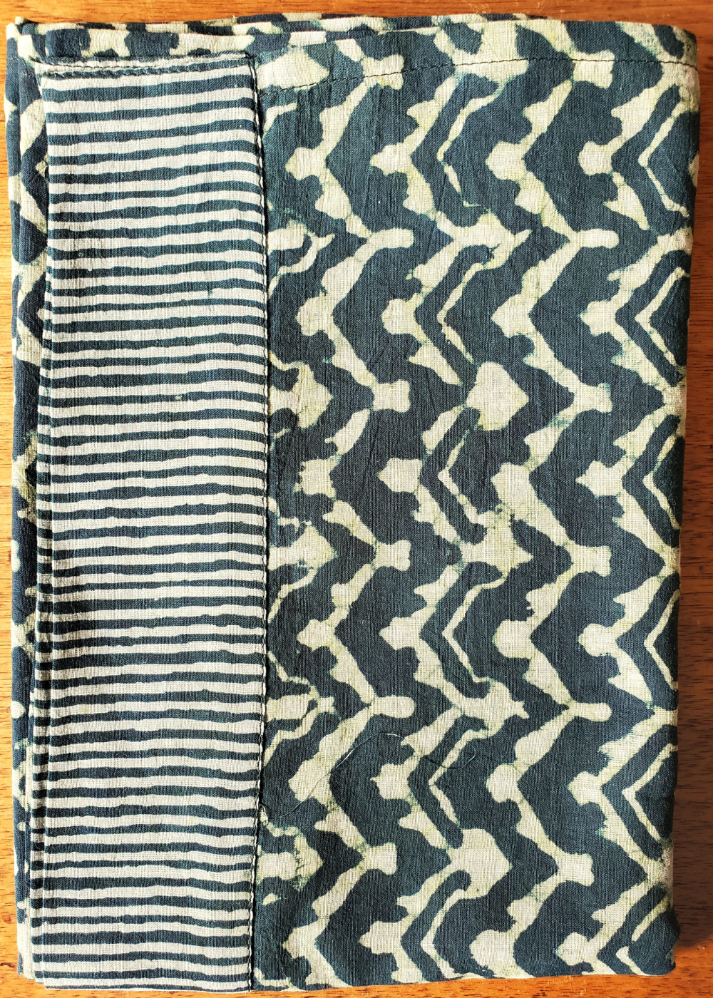 Stole Scarf in Indigo Green Verona print