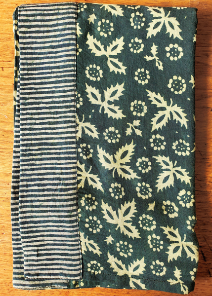 Stole Scarf in INDIGO GREEN Christina print