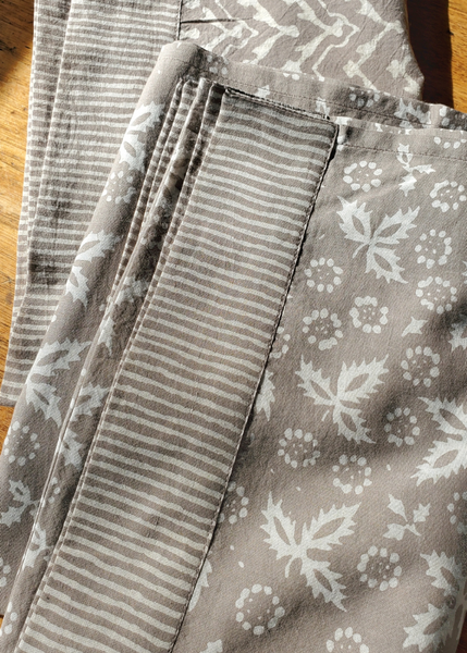 Stole Scarf in Kashish Mineral Gray Christina print