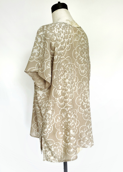 Hanna Top in Kashish mineral gray