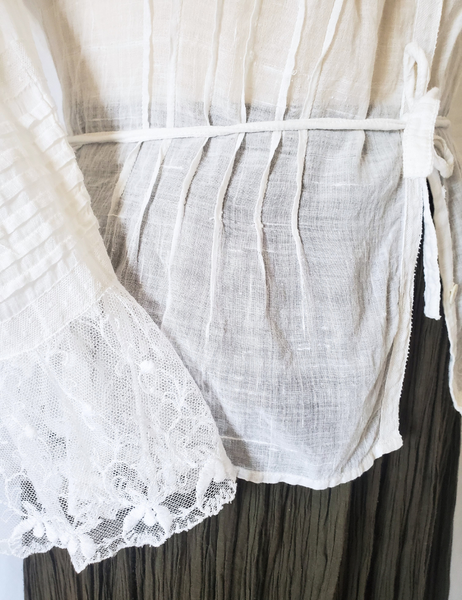 Sarah Vintage fine hand spun handwoven cotton Milkmaid blouse SC22