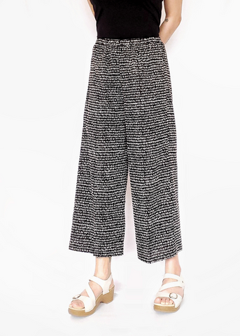 Dhana pant with cinched waste and wide leg pant. 