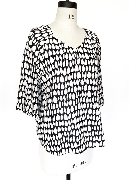 Sale price Raglan Top in Black and White Butti print