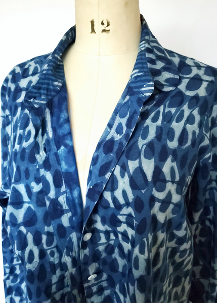 Mannequin with Elena Shirt in Indigo Basalt Print Button Up Top With Collar.