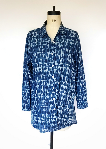 Mannequin with Elena Shirt in Indigo Basalt Print Button Up Top With Collar.