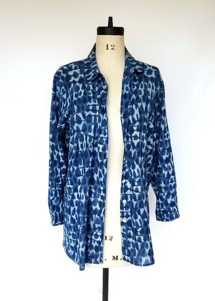Mannequin with Elena Shirt in Indigo Basalt Print Button Up Top With Collar.