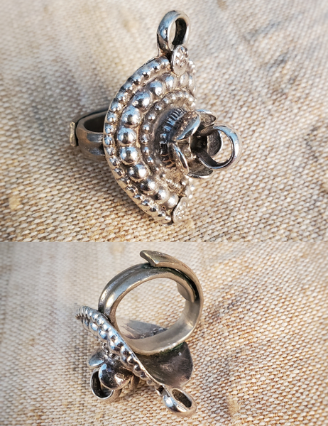 VINTAGE SILVER SADDLE SHAPED HEAVY RING - CHJ 12