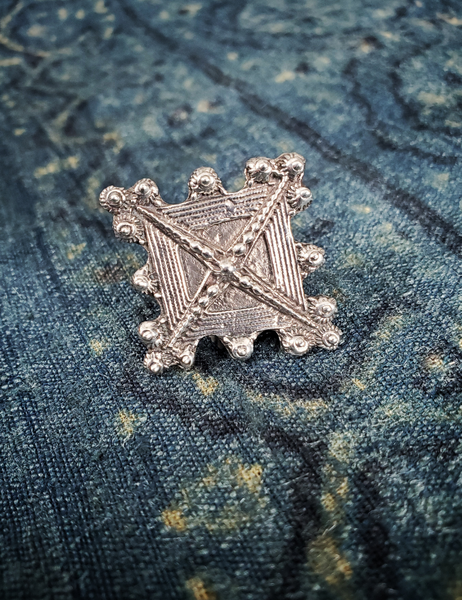VINTAGE SILVER TRIBAL DIAMOND SHAPED RING - SP-18