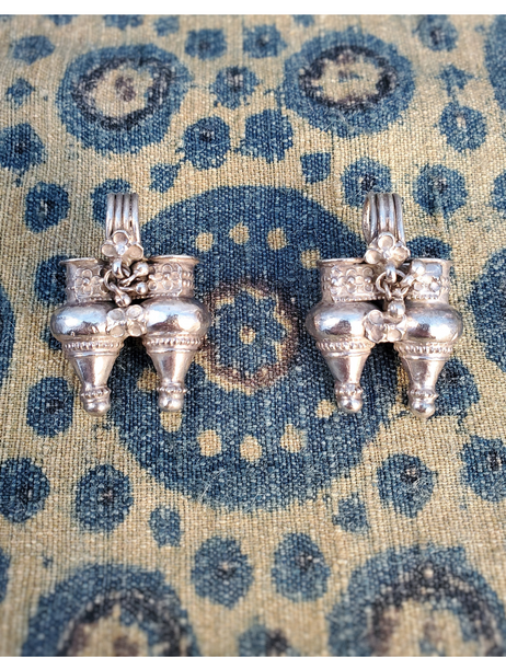 VINTAGE TRIBAL SILVER LOTA SHAPED PENDANT/EARRINGS - SP - 24